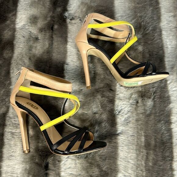 New 8 by Yoox Heels - Picture 4 of 7